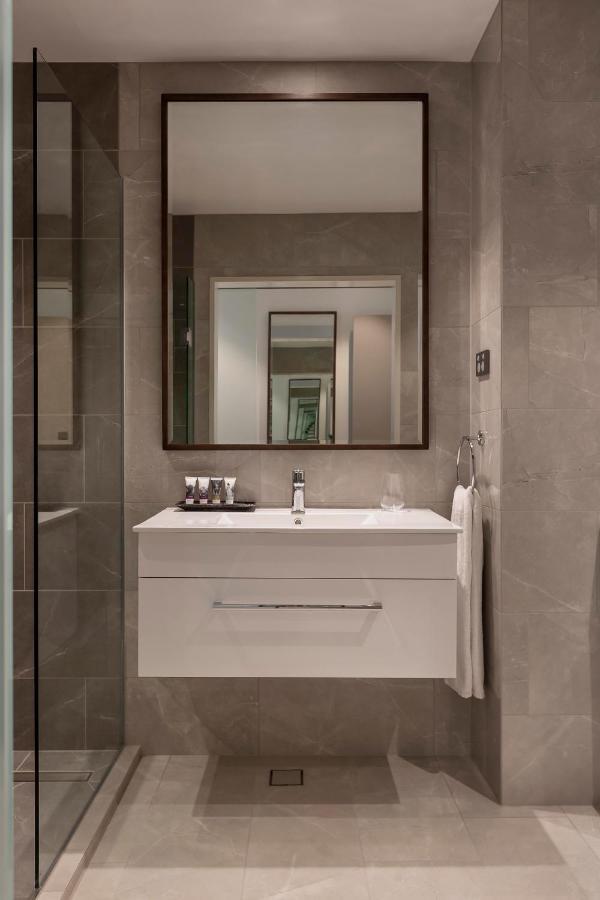 Mercure Auckland Queen Street Exterior photo
