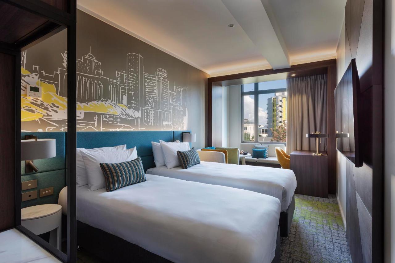 Mercure Auckland Queen Street Exterior photo