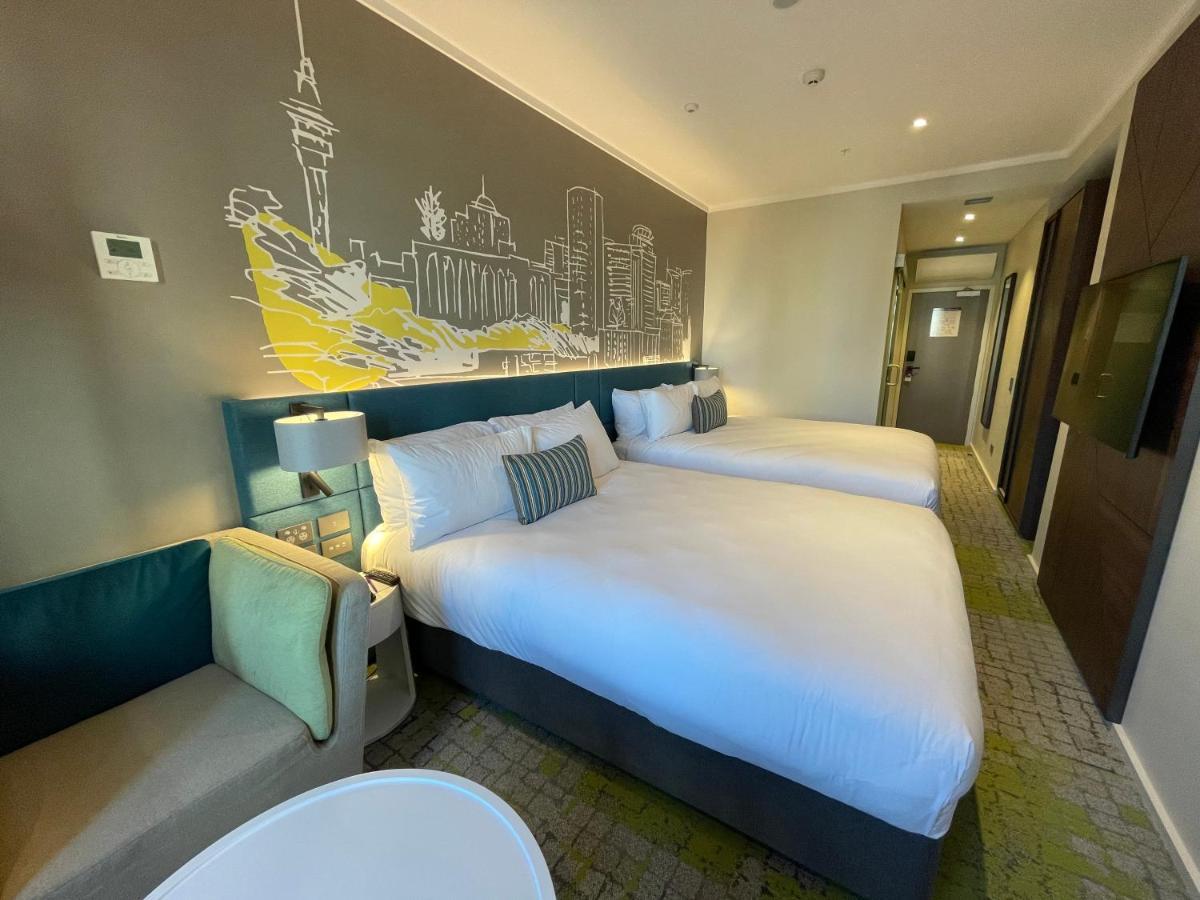 Mercure Auckland Queen Street Exterior photo