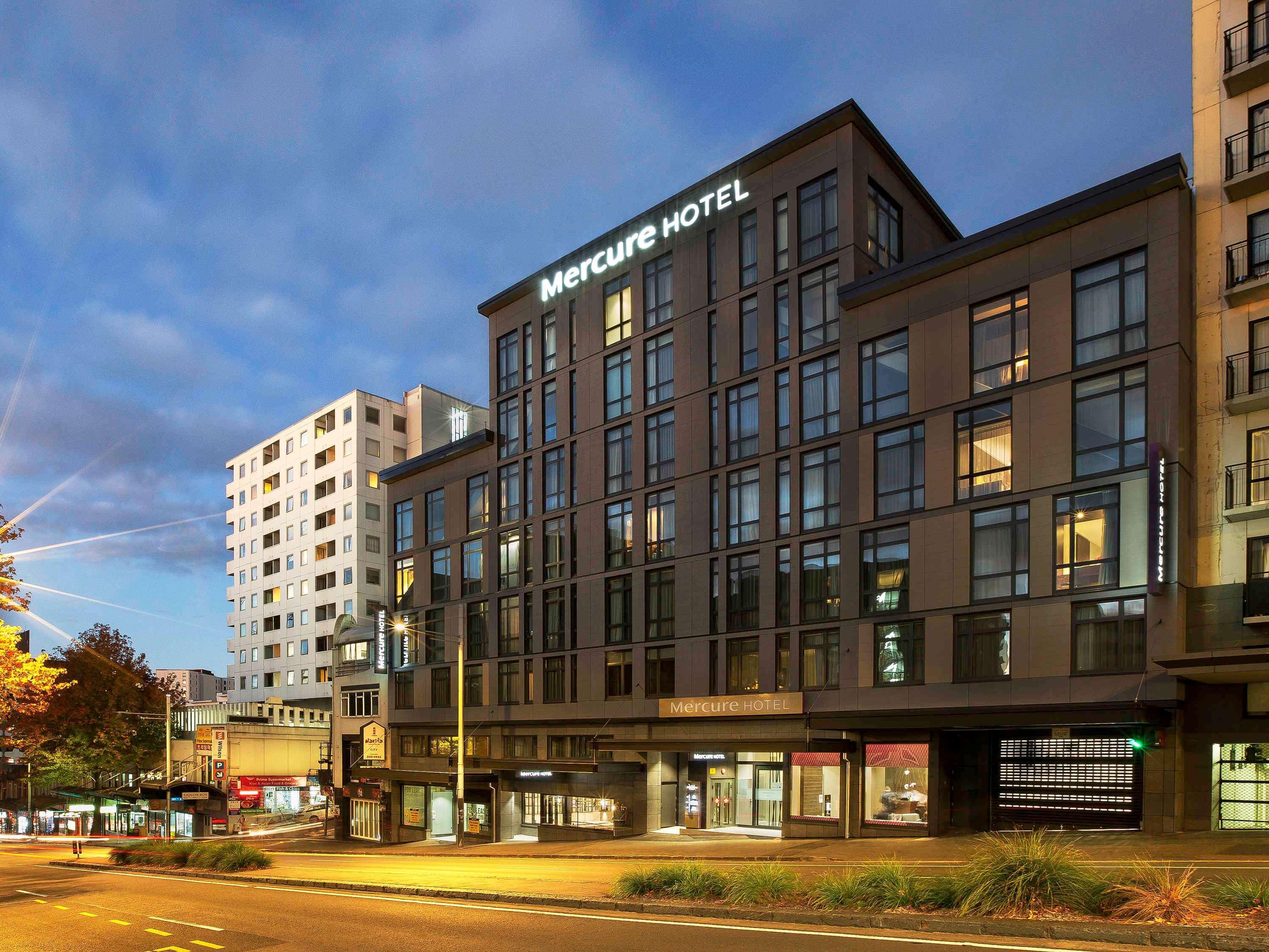 Mercure Auckland Queen Street Exterior photo