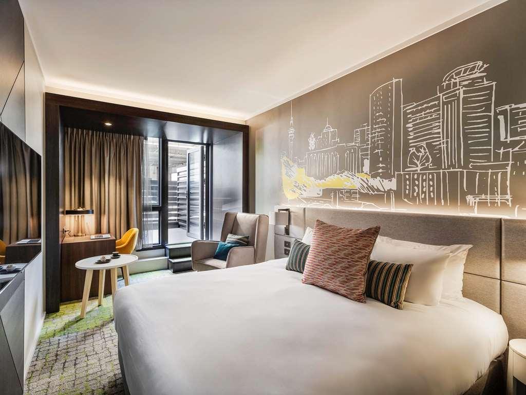 Mercure Auckland Queen Street Room photo